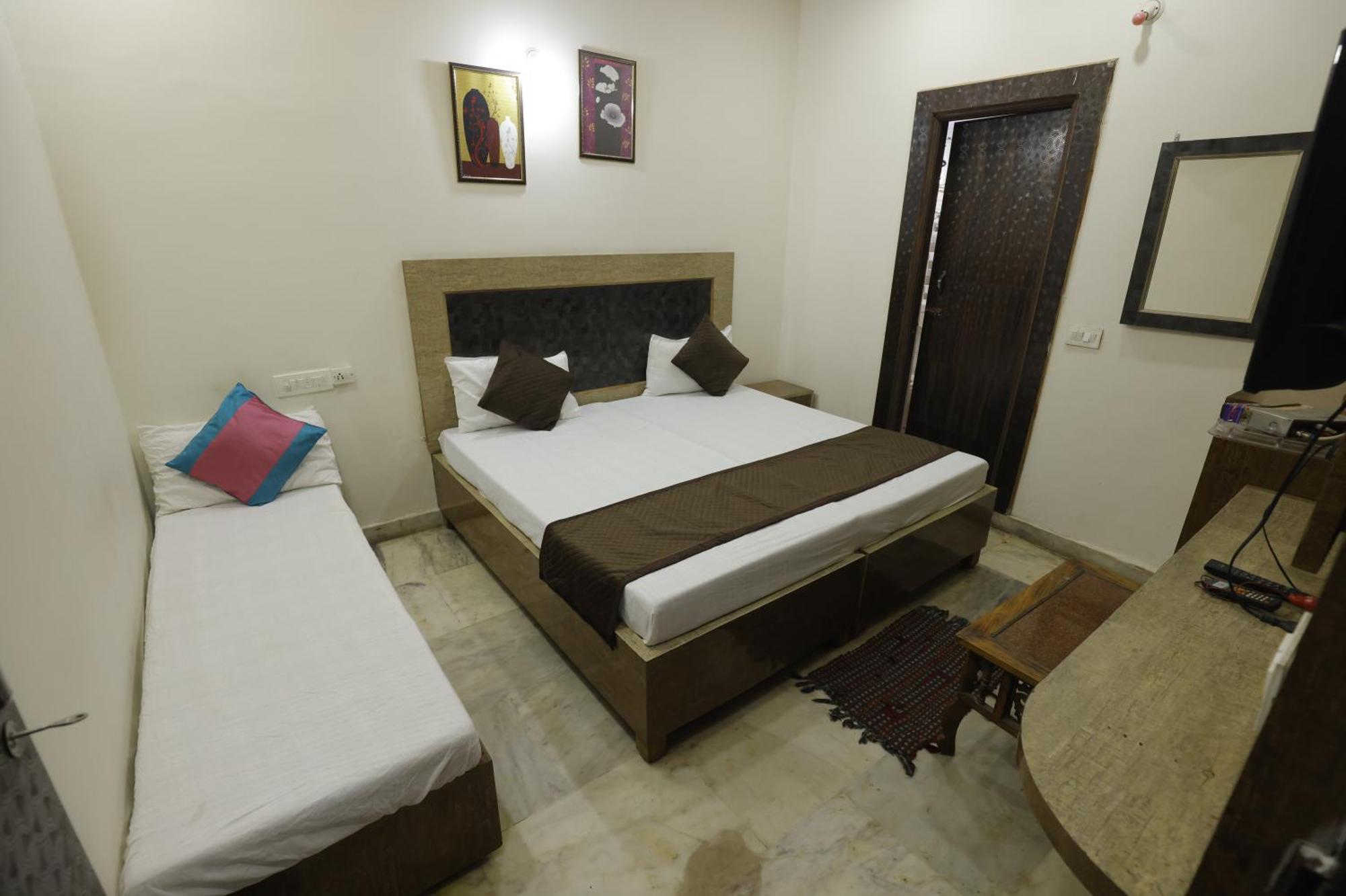 Basil Inn Home Stay Walking Distance From Taj Mahal Agra Agra  Eksteriør billede